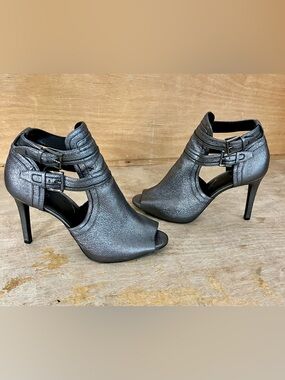 Michael Kors, Metallic Leather Blaze Open Toe Bootie in Grey Anthracite, Size 11